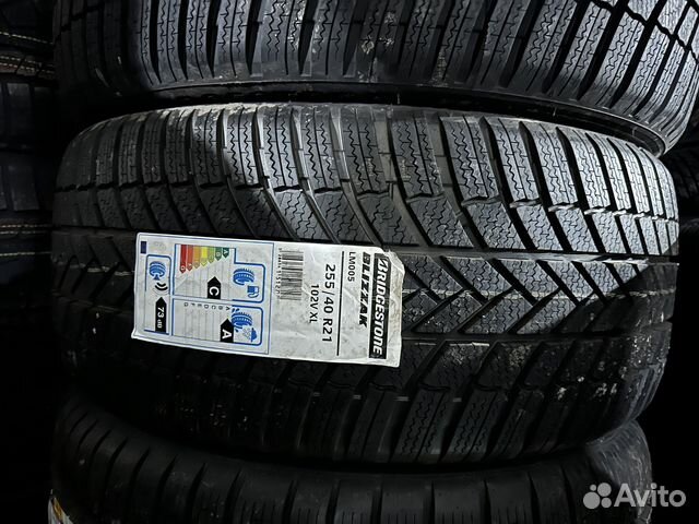 Bridgestone Blizzak LM005 DriveGuard 255/40 R21 и 265/40 R21 105V