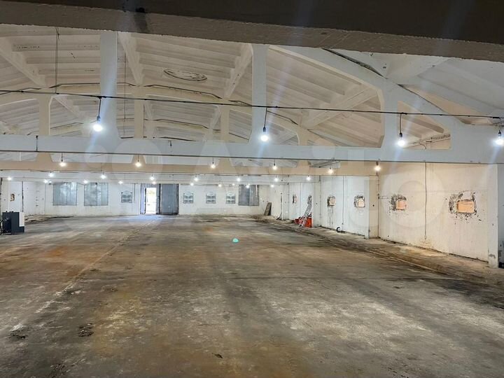 Производство, склад 1200-2300 м²
