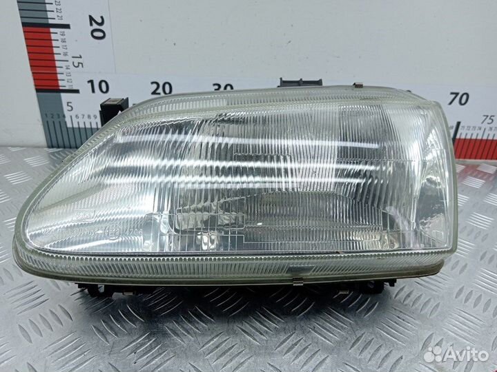 Фара передняя для Renault Scenic 1 7701672734