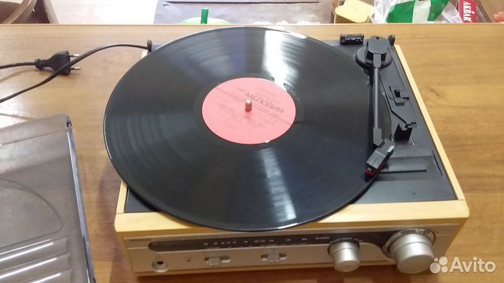 Проигрыватель винила
