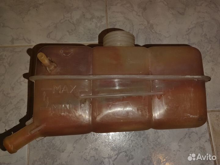 Бачок расширительный Приора 2170