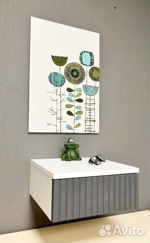 Тумбочка навесная б/у