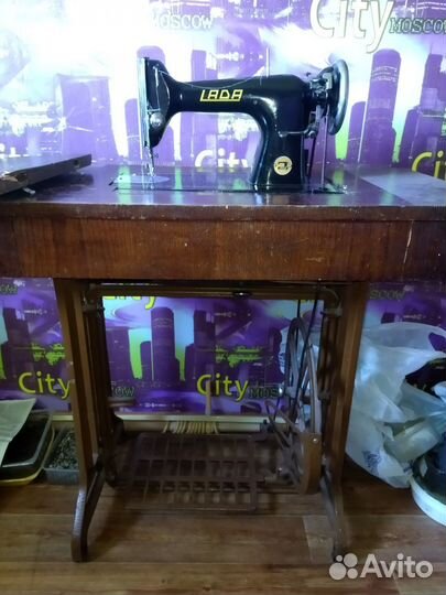 Швейная машина лада