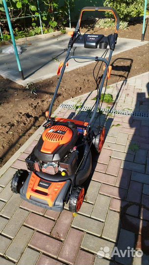 Газонокосилка бензиновая самоходная