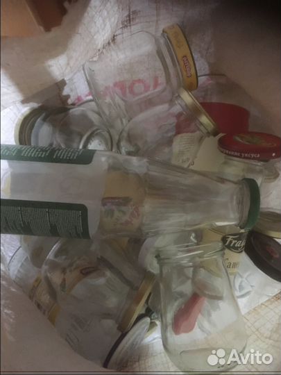 Стеклянные банки разного размера