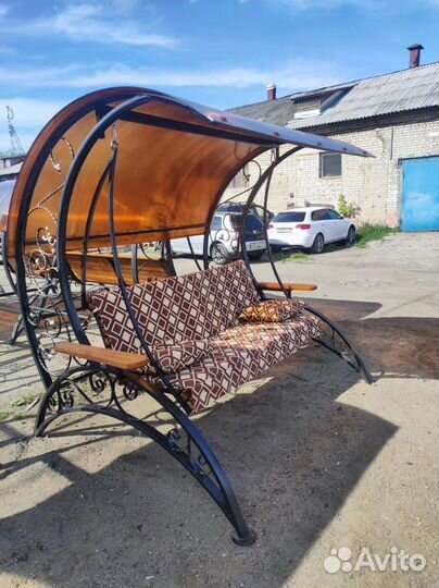 Качель во Владимире.модель Луна