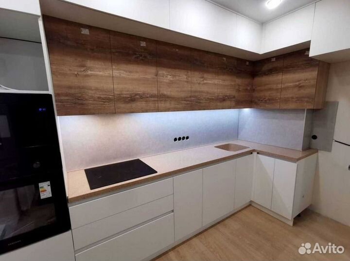 Кухонный гарнитур в современном стиле на заказ