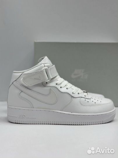 Nike air force 1 mid white
