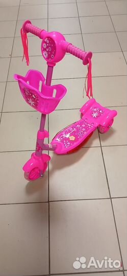 Самокат детский трехколесный новый