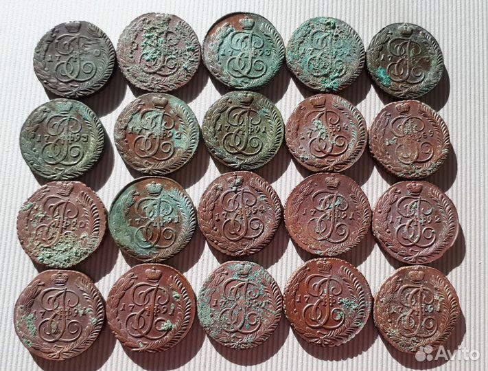 Медные и серебряные кладовые монеты