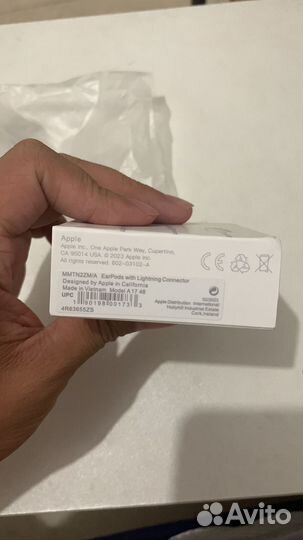 Наушники Apple EarPods Lightning A1748