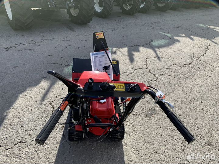 Снегоуборщик Honda HSS 655 ETD1 гусеничный