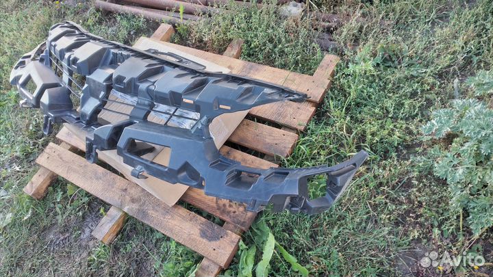 Усилитель переднего бампера Renault Fluence