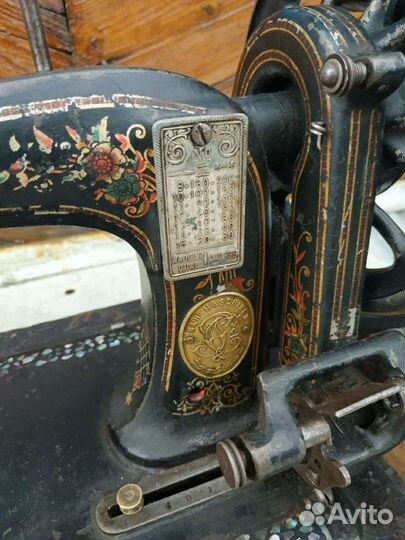 Швейная машинка зингер