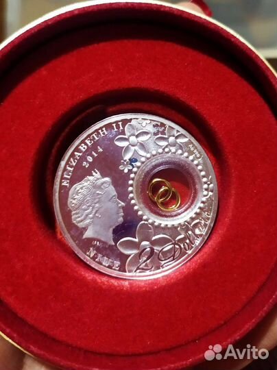 Монета коллекционная свадебная