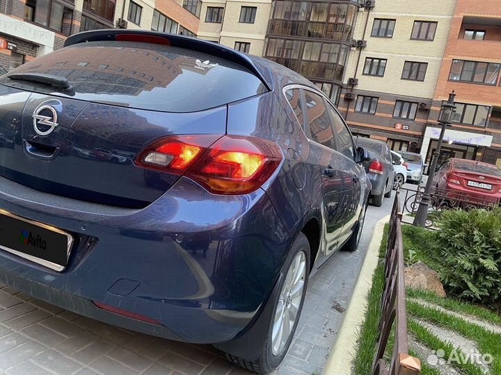 Opel Astra 1.6 МТ, 2012, 27 500 км