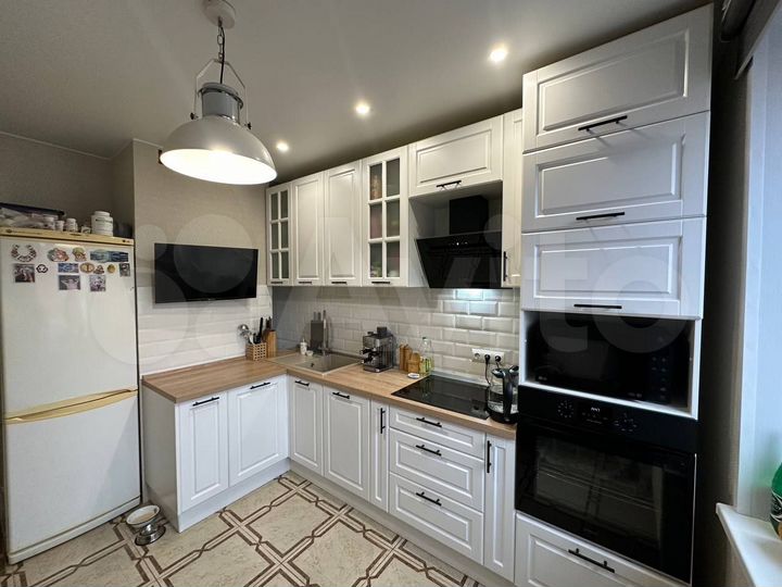 3-к. квартира, 82 м², 8/9 эт.