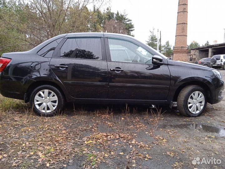 LADA Granta 1.6 МТ, 2021, 25 323 км