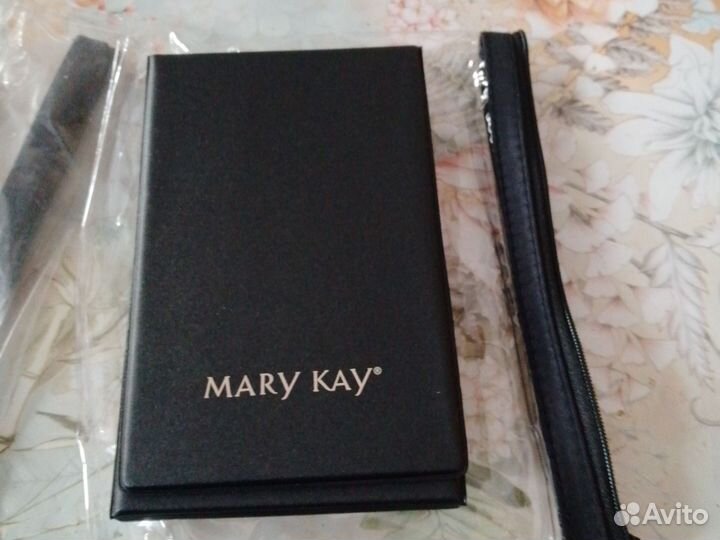 Зеркало Мери Кей с чехлом