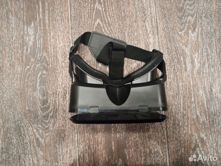 Очки VR в которые надо вставлять телефон