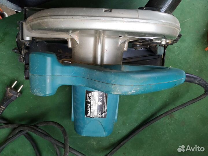 Дисковая пила Makita 5704r
