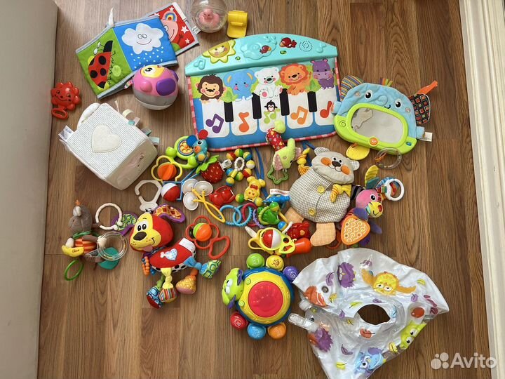 Развивающие игрушки пакетом с рождения