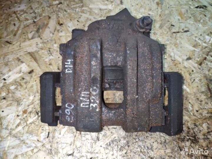 Суппорт тормозной передний правый Bmw 320I E90 N46