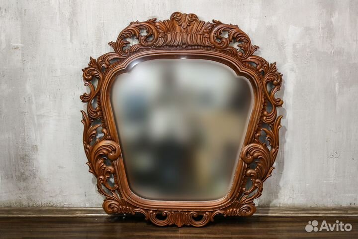 Старинное резное зеркало