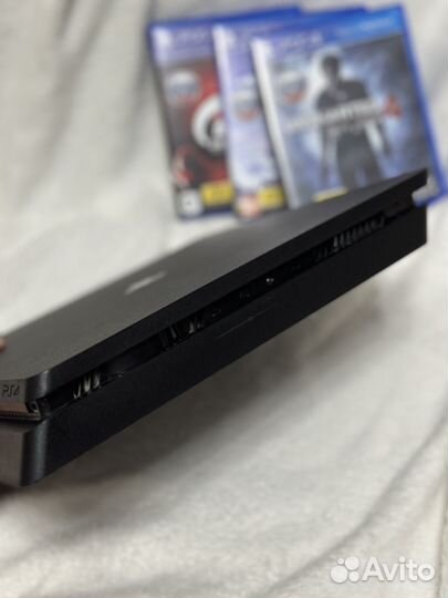 Sony PlayStation 4 slim 500gb (PS4) + 3 игры