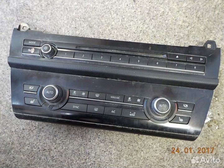 Панель управления радиоприемником и кондиционером