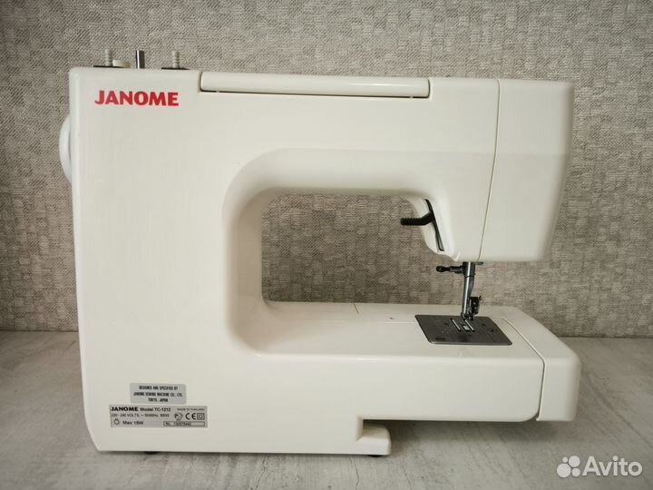 Швейная машина Janome TC-1212
