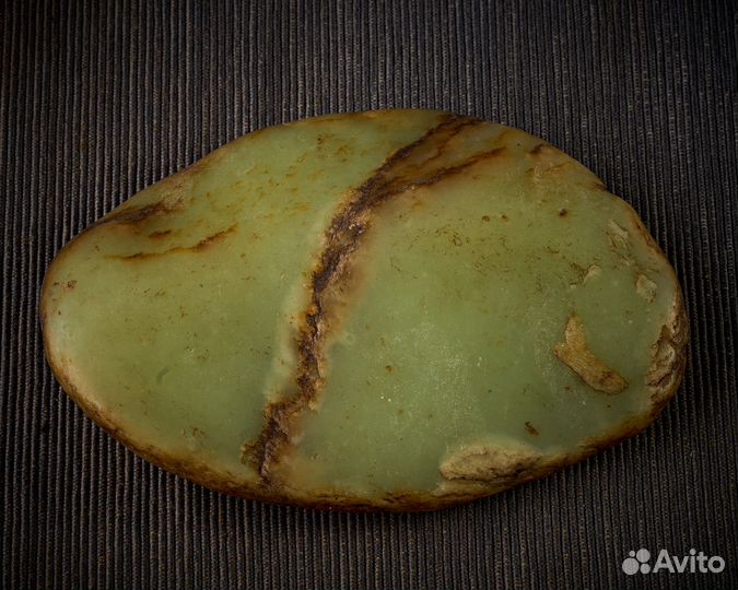 Окатыш нефрита необработанный