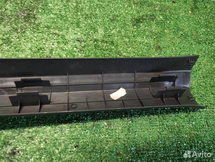 Накладка порога переднего левого внутри Toyota Au