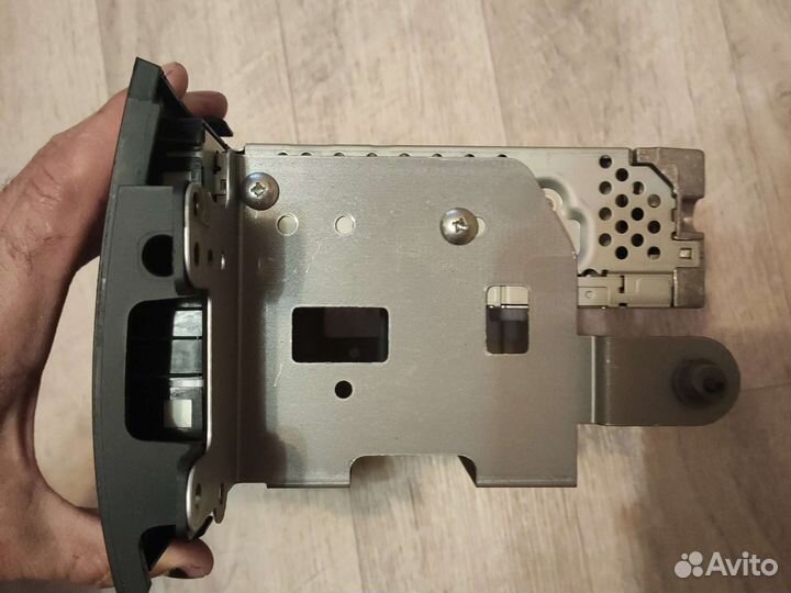 Автомагнитола с автомобиля Suzuki sx4