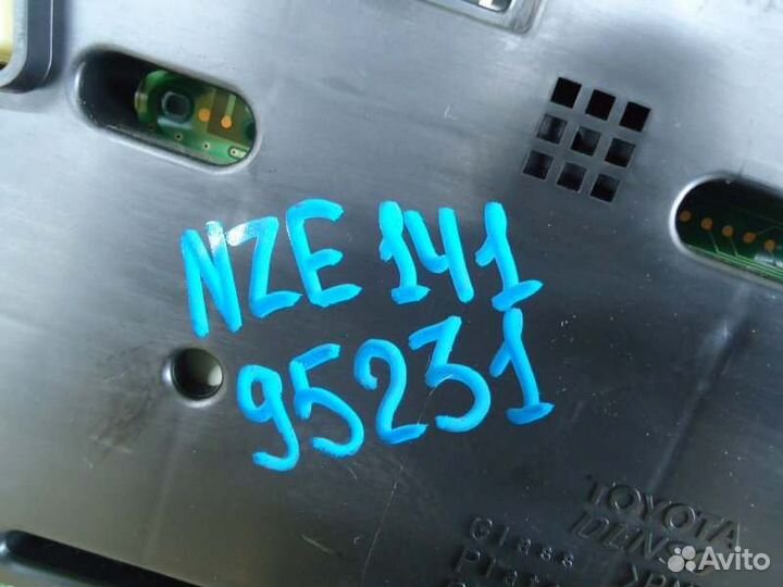 Щиток приборов Toyota Corolla Fielder NZE141