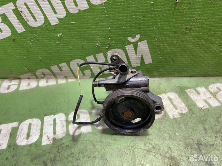 Насос гидроусилителя руля Mitsubishi Diamante F31A