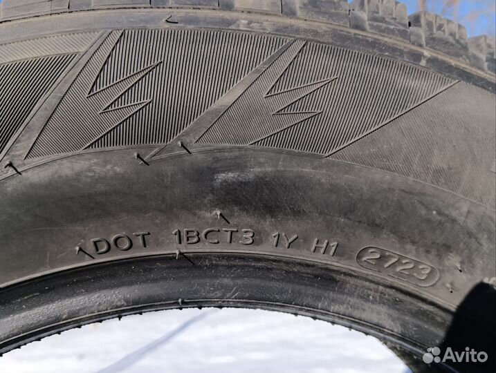 Hankook Winter I'Pike RS2 W429 215/65 R16