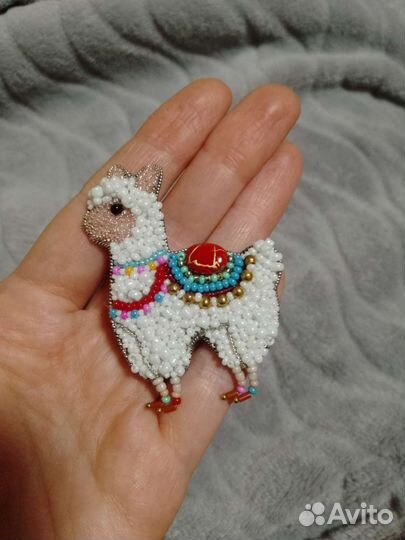Брошь из бисера