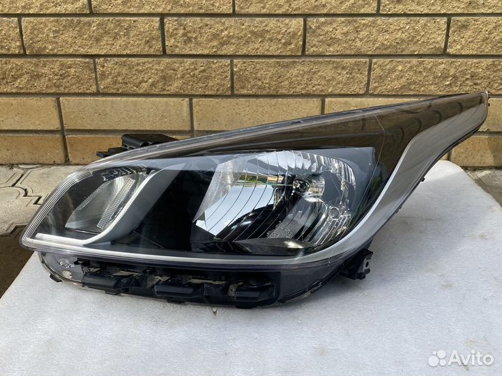 Фара левая оригинал KIA Rio 4 галоген