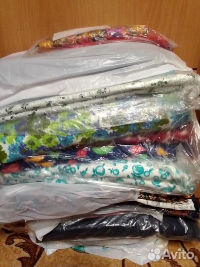 Куски материи разной фактуры от 2 м