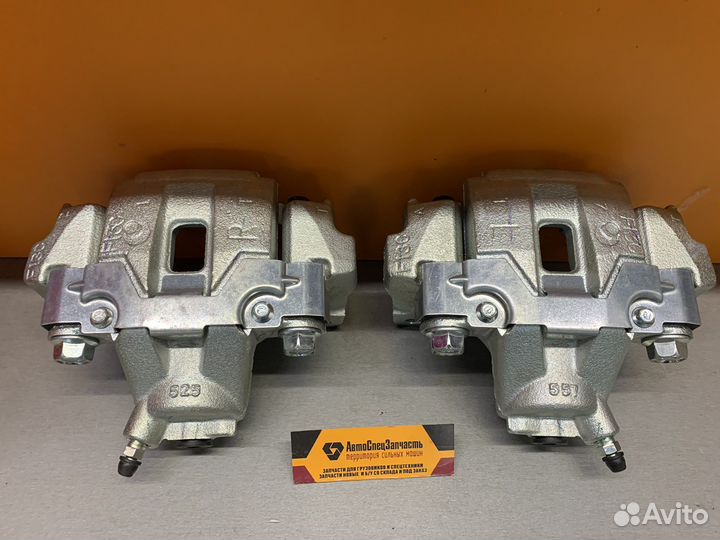 Суппорт задний левый Toyota Land Cruiser 200