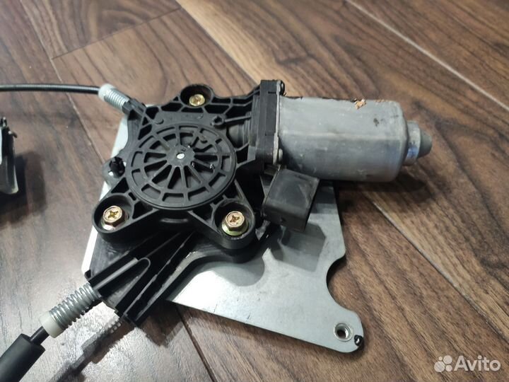 Стеклоподъемник водительской двери w463