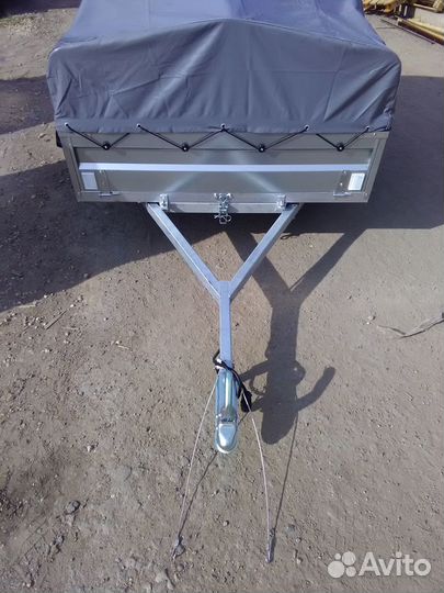 Легковой прицеп с тентом