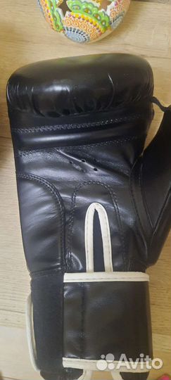 Боксерские перчатки