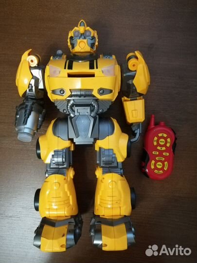 Робот на пульте управления