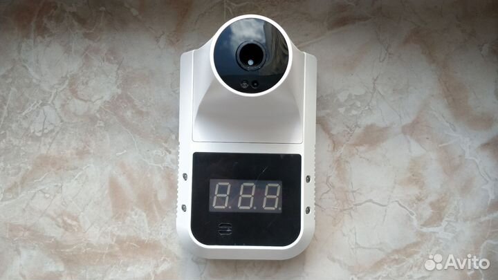 Бесконтактный настенный термометр