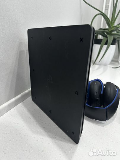 Sony playstation 4 slim