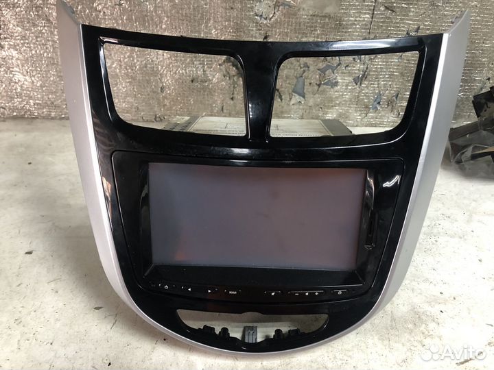 Штатная магнитола Hyundai Solaris 1