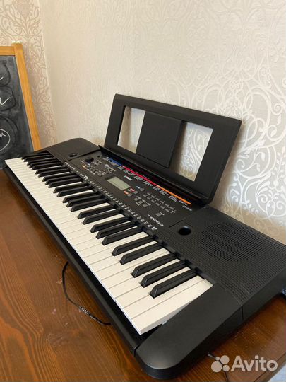 Синтезатор PSR e263