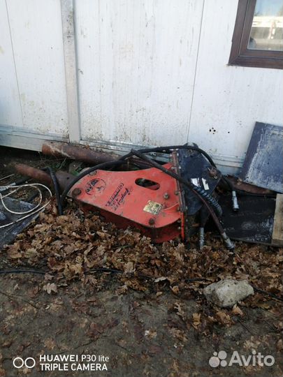 Экскаватор-погрузчик Terex TLB825, 2017